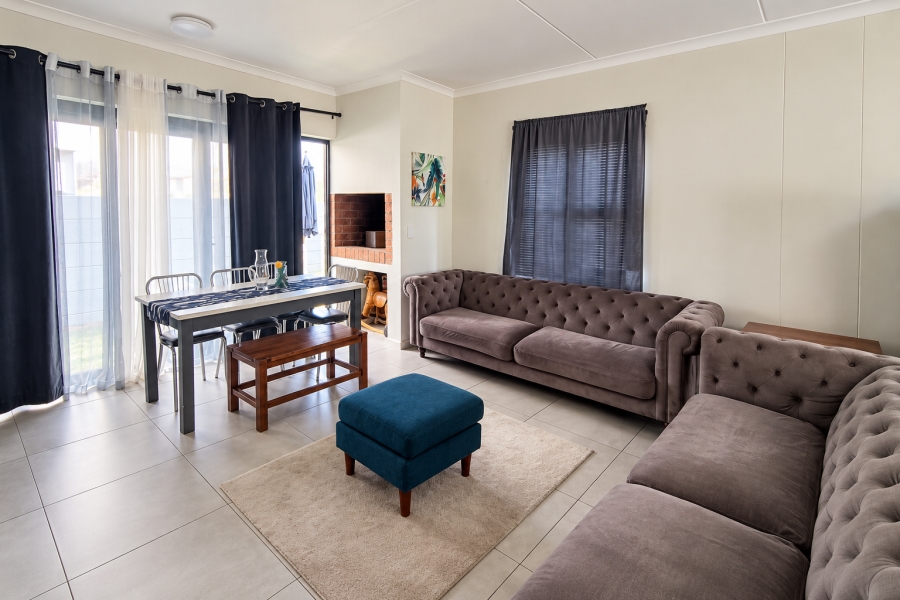 3 Bedroom Property for Sale in Peerless Park North Western Cape
